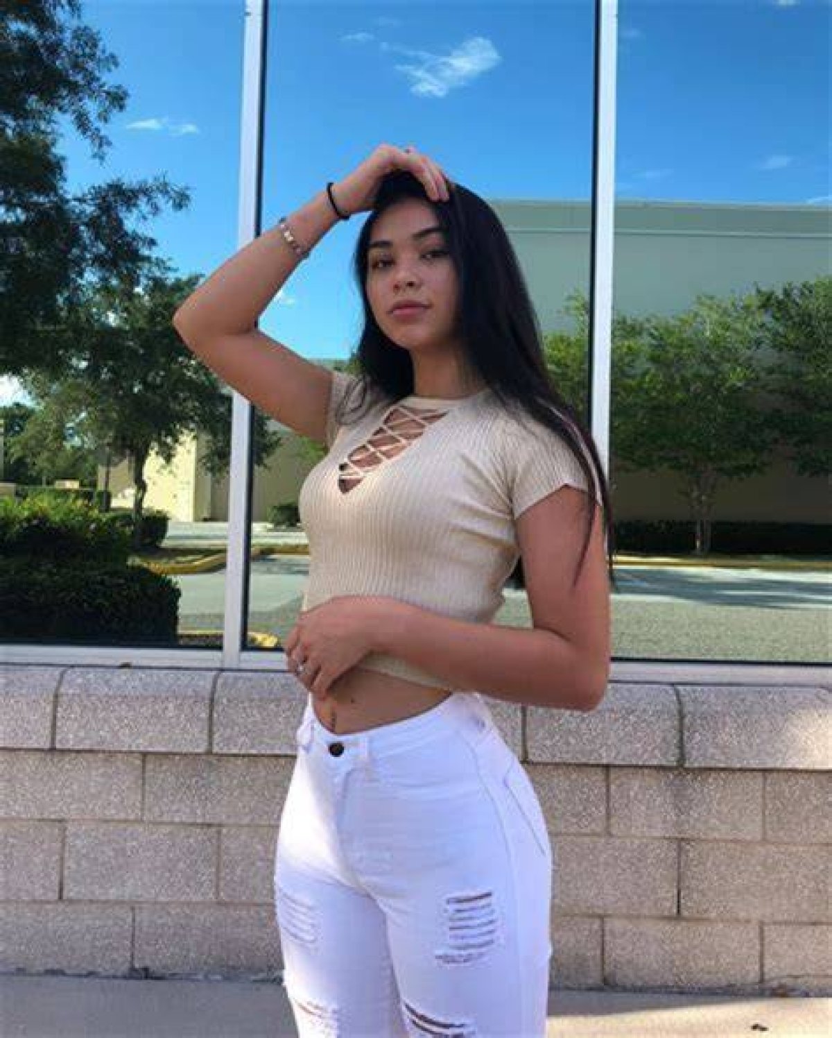A Deep Dive into Aishah Sofey's Onlyfans Leaks: Uncovering the Buzz