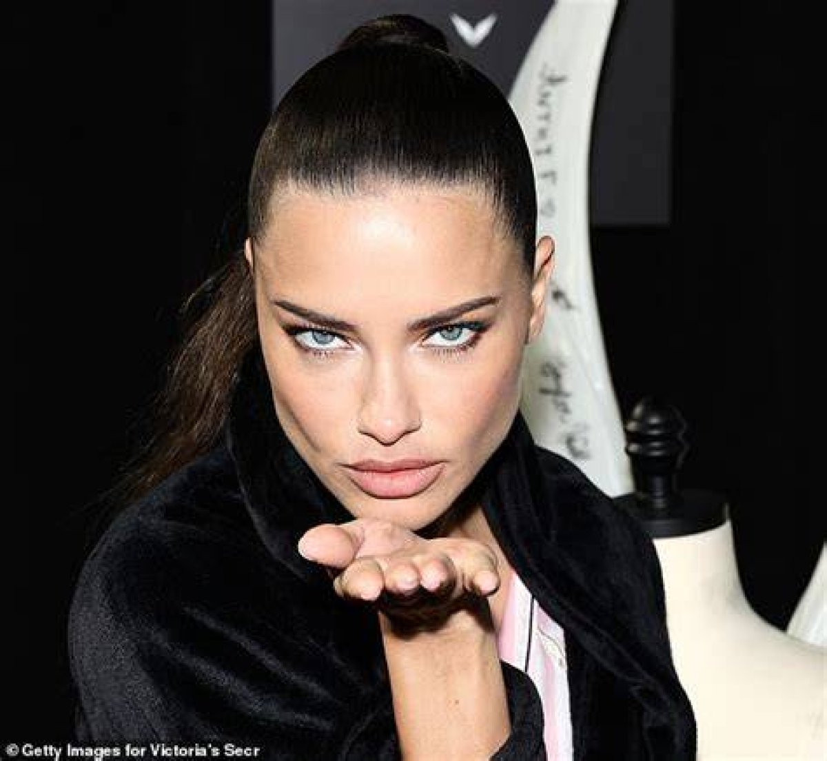 Adriana Lima's Weight: Unveiling the Secret to Her Stunning Physique