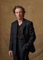Comprehensive Guide to Jeremy Allen White's Height and Weight