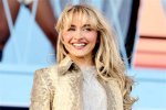 Smooth and Radiant: Sabrina Carpenter's Enchanting Cheeks